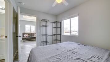 1 bedroom, desk, laptop workspace, free internet