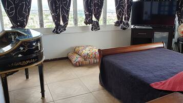 1 habitación, wifi y ropa de cama