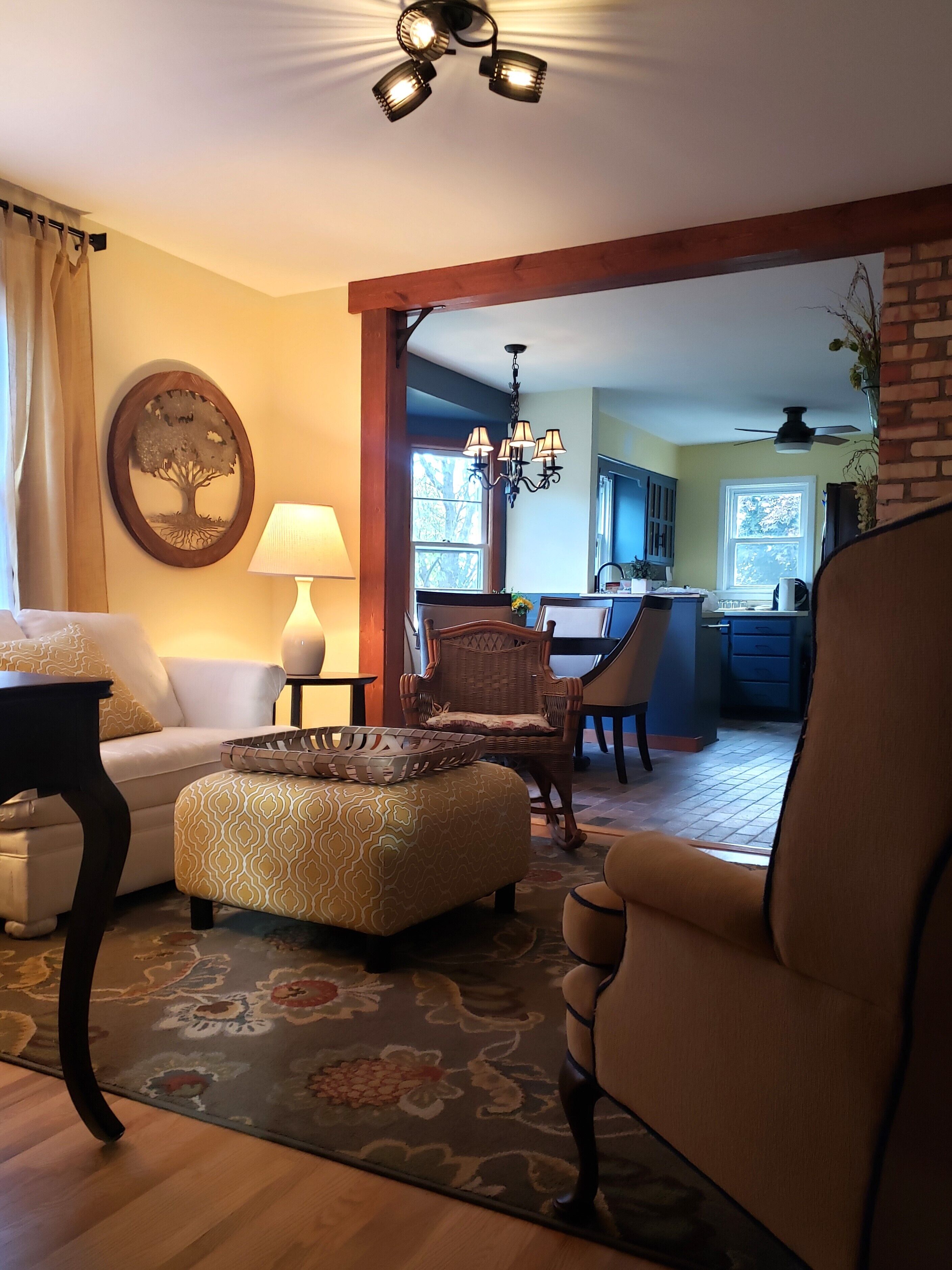 New offering!  1 blk from Lake Michigan, Minutes from Lambeau Field, 
& Door Co!