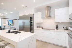 Condo, Multiple Beds, Pool Access, Ocean View (#304) | Private kitchen | Fridge, microwave, oven, stovetop