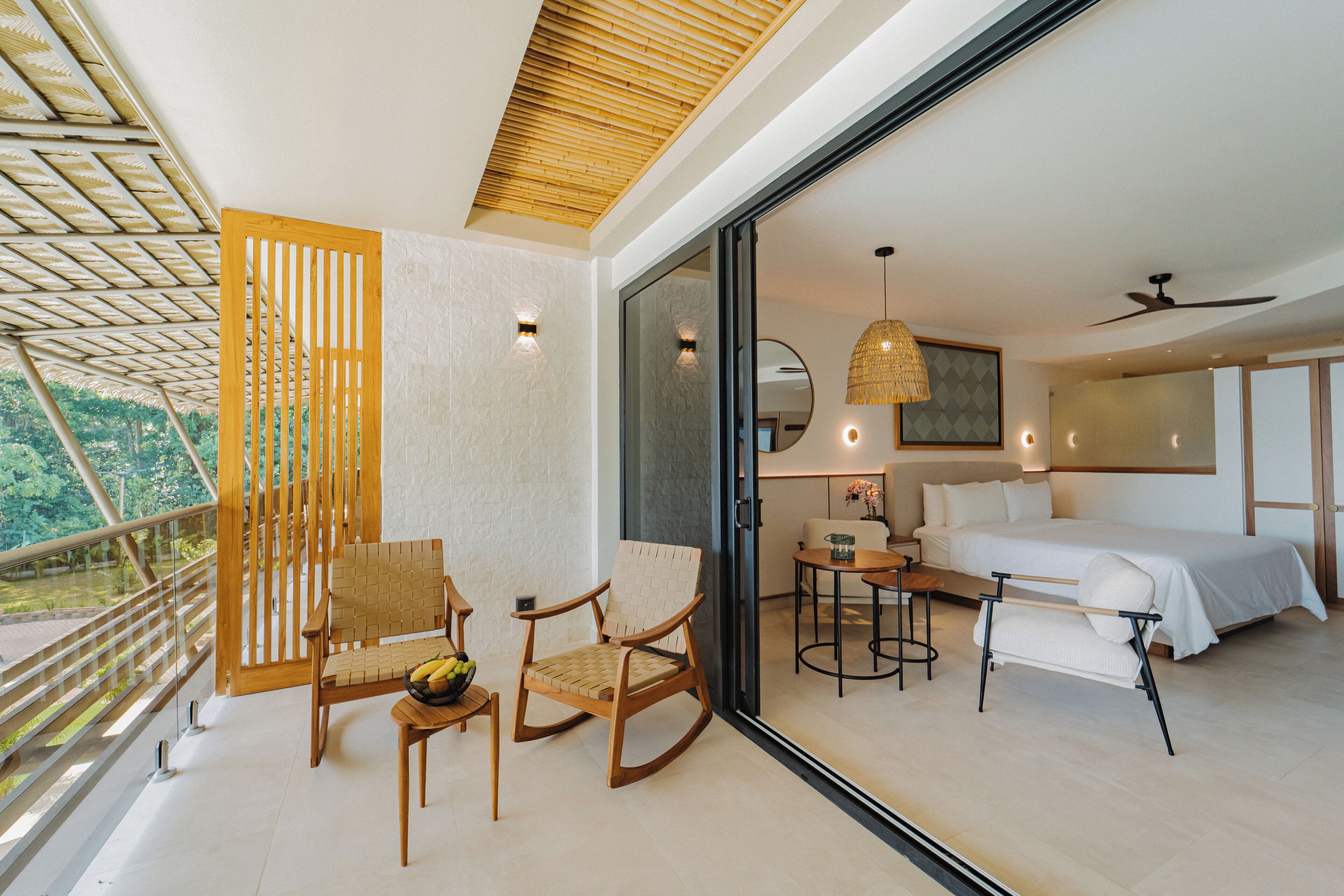 Lux Balcony Suites