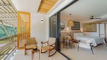 Lux Balcony Suites