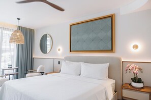 Lux Balcony Suites | 1 bedroom, in-room safe, blackout drapes, iron/ironing board - Miamar (Quepos)