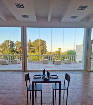 Desayuno buffet incluido todos los días 