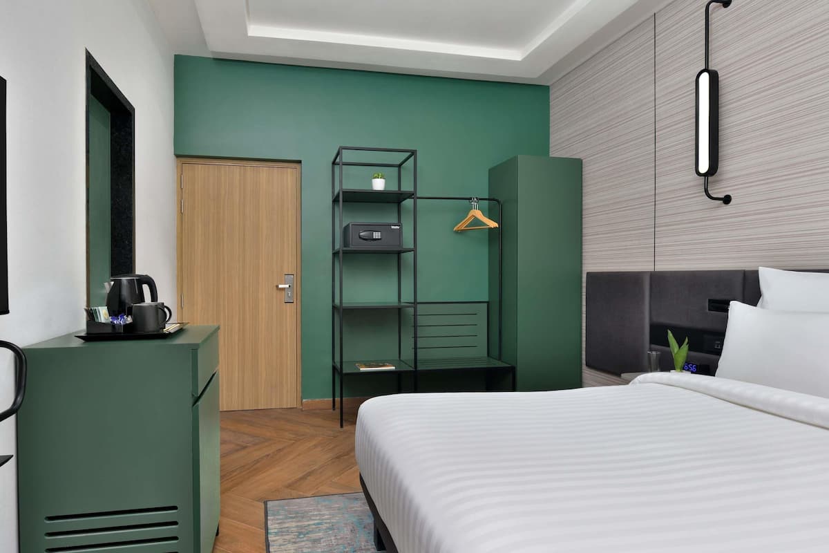 Standard Room, 1 Double Bed | Egyptian cotton sheets, premium bedding, down duvets, memory-foam beds