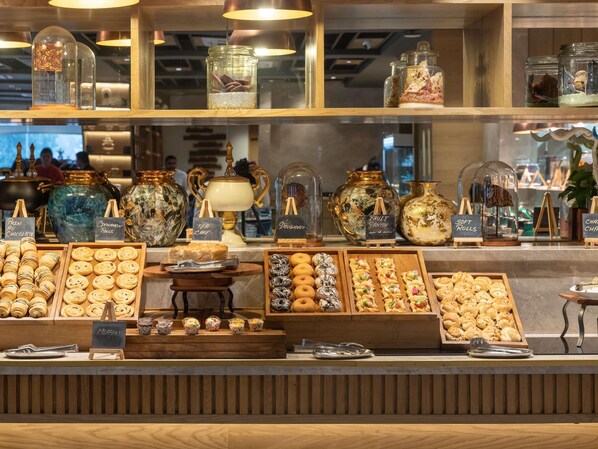 Daily buffet breakfast (INR 1180 per person) - Novotel Jodhpur Iti Circle (Jodhpur)