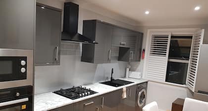 Beautiful Parkview Apartment in Seaside Eastbourne