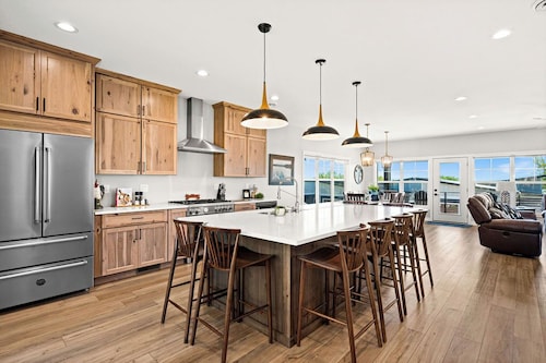 RiverWest Goldies - Sauna, Dog Friendly, 25% off Ski Tickets