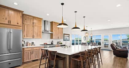 RiverWest Goldies - Sauna, Dog Friendly, 25% off Ski Tickets