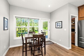 Dining - RiverWest Goldies - Sauna - Dog Friendly (Duluth)