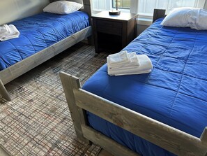 4 bedrooms, desk, iron/ironing board, free WiFi