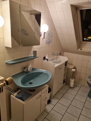 Shower, towels