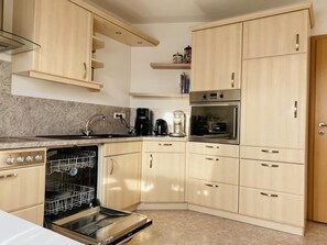 Køleskab, mikrobølgeovn, ovn, opvaskemaskine