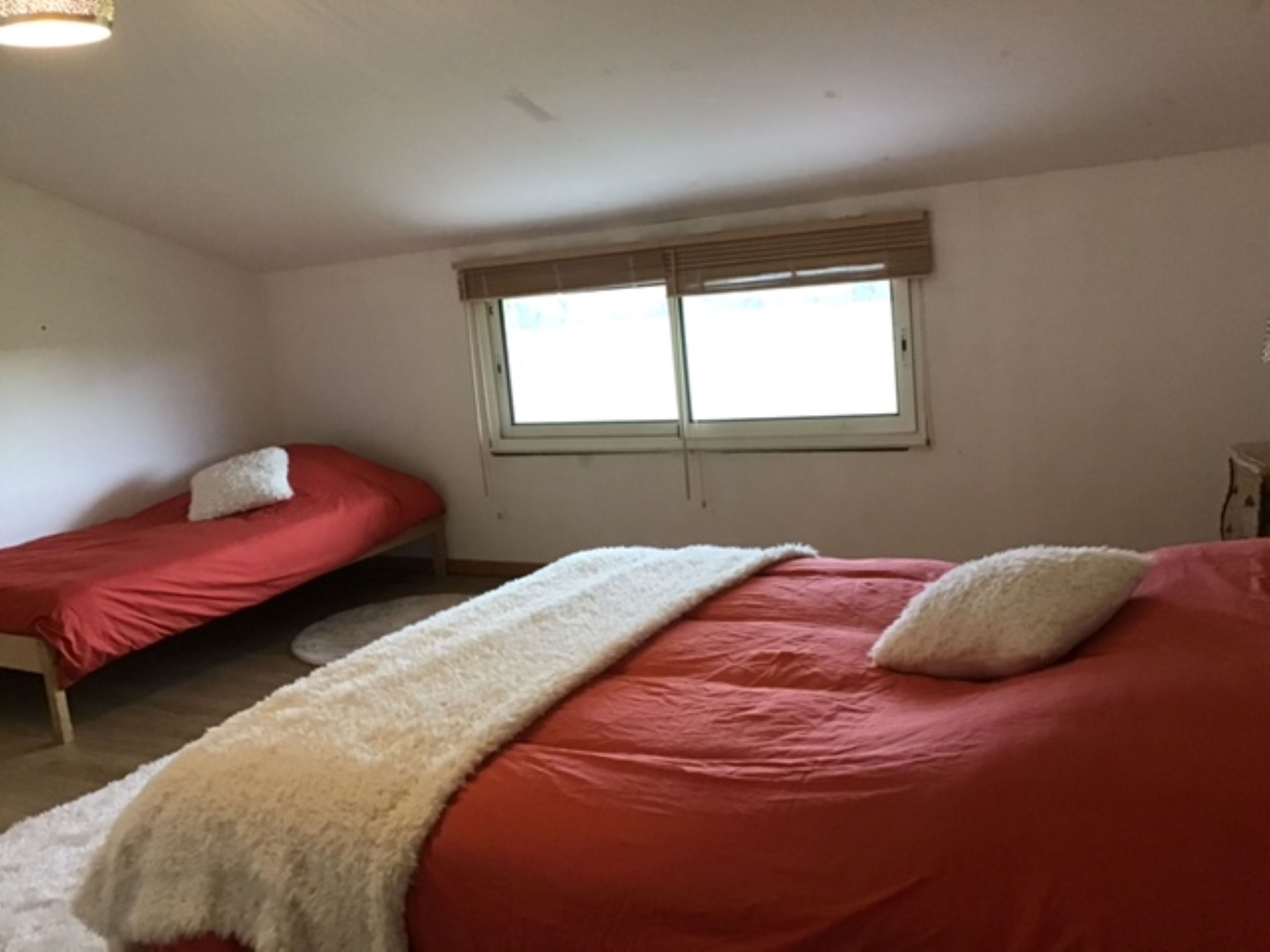 Grande maison avec piscine à la campagne