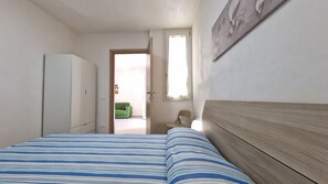 3 slaapkamers, een strijkplank/strijkijzer, gratis wifi