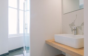 Bathroom - Bright, quiet apartment in the heart of Biarritz (Biarritz)