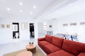 TV - Beautiful 2 bdrm apt in Athens (Athens)