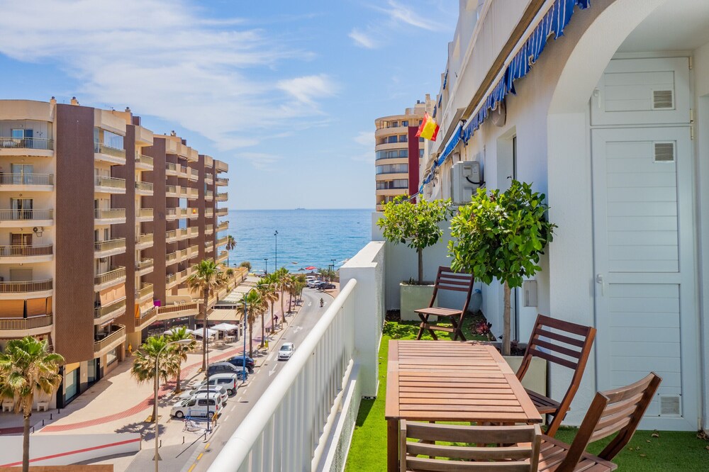 Cubo's Apartamento Playa Castillo / community pool / free wifi