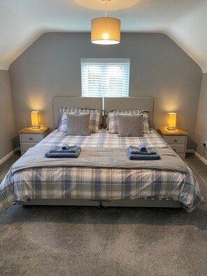 2 bedrooms, iron/ironing board, travel cot, free WiFi