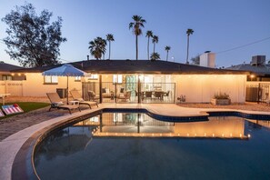 A heated pool - Urban ASU Dreamland with Heated Pool and 3 Baths! (Tempe)