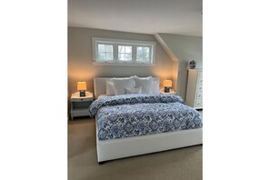 Room - Modern Seaside Cape (Falmouth)