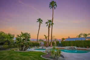 A heated pool - Palmeras- Pool, Views, Game Room (Indian Wells)