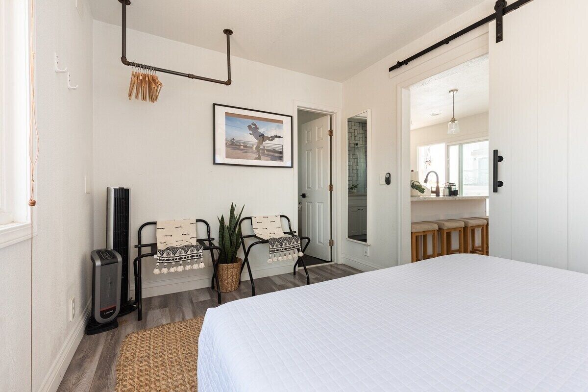 1 slaapkamer, een strijkplank/strijkijzer, gratis wifi, beddengoed