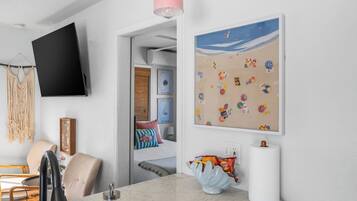 1 dormitorio, tabla de planchar con plancha, wifi gratis y ropa de cama