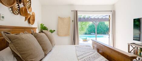 3 bedrooms, iron/ironing board, free WiFi, bed sheets