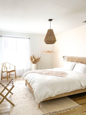 3 bedrooms, desk, iron/ironing board, free WiFi