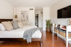 4 quartos, ferros/tábuas de passar roupa, acesso à internet