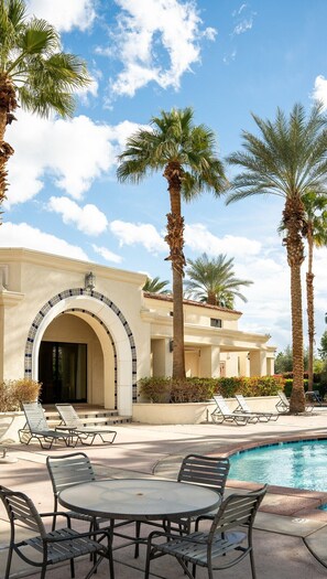 A heated pool - Casita Azul - Resort Amenities, Tennis 2BR260196 (La Quinta)