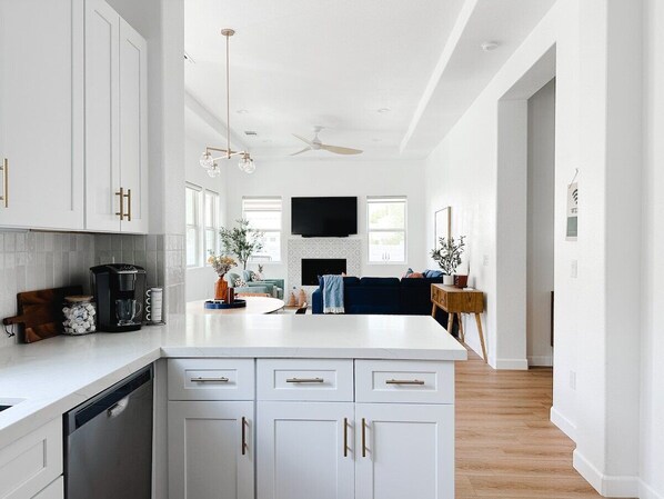 Interior - Casita Azul - Resort Amenities, Tennis 2BR260196 (La Quinta)