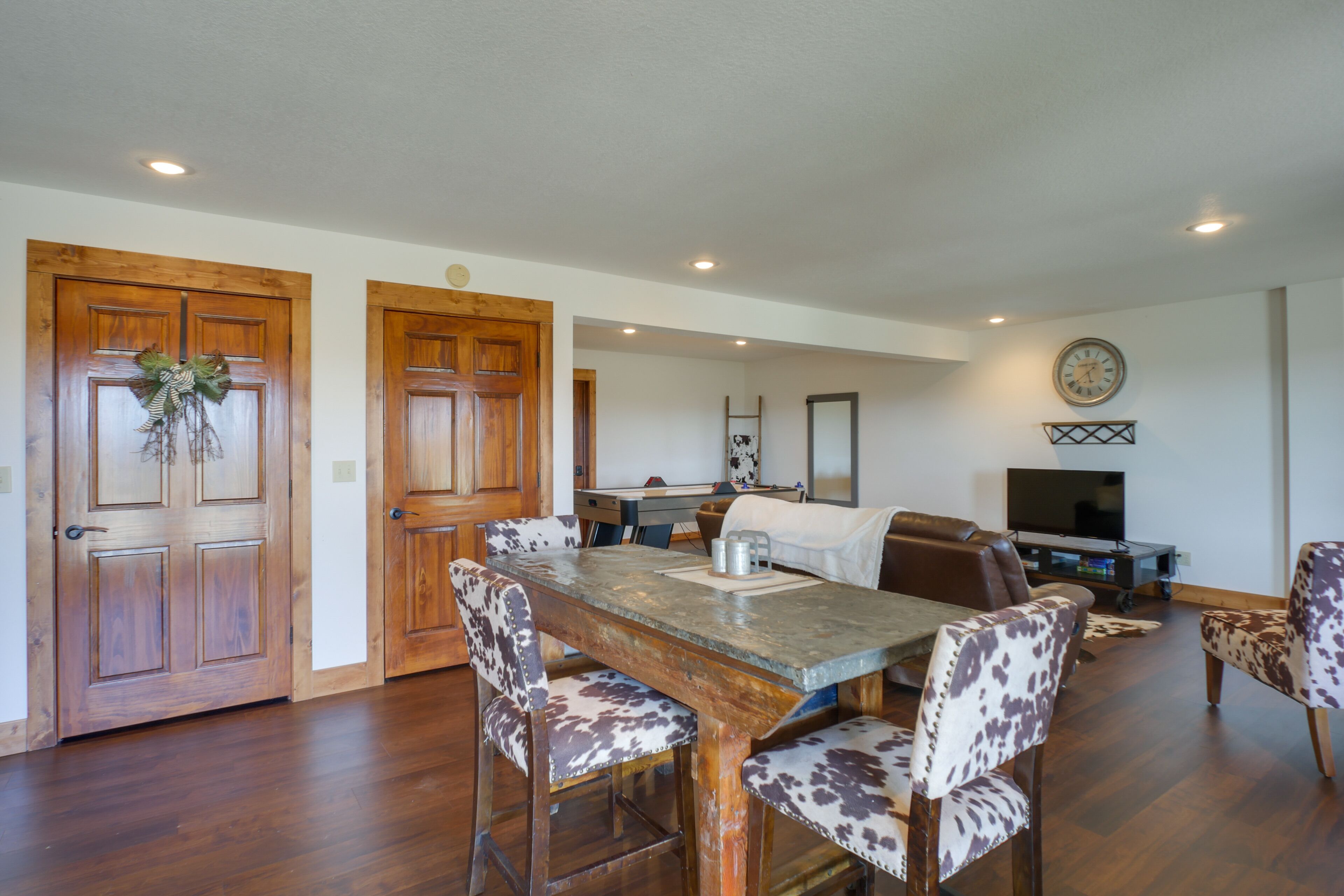 Rustic Missouri Vacation Rental w/ Hill Views!