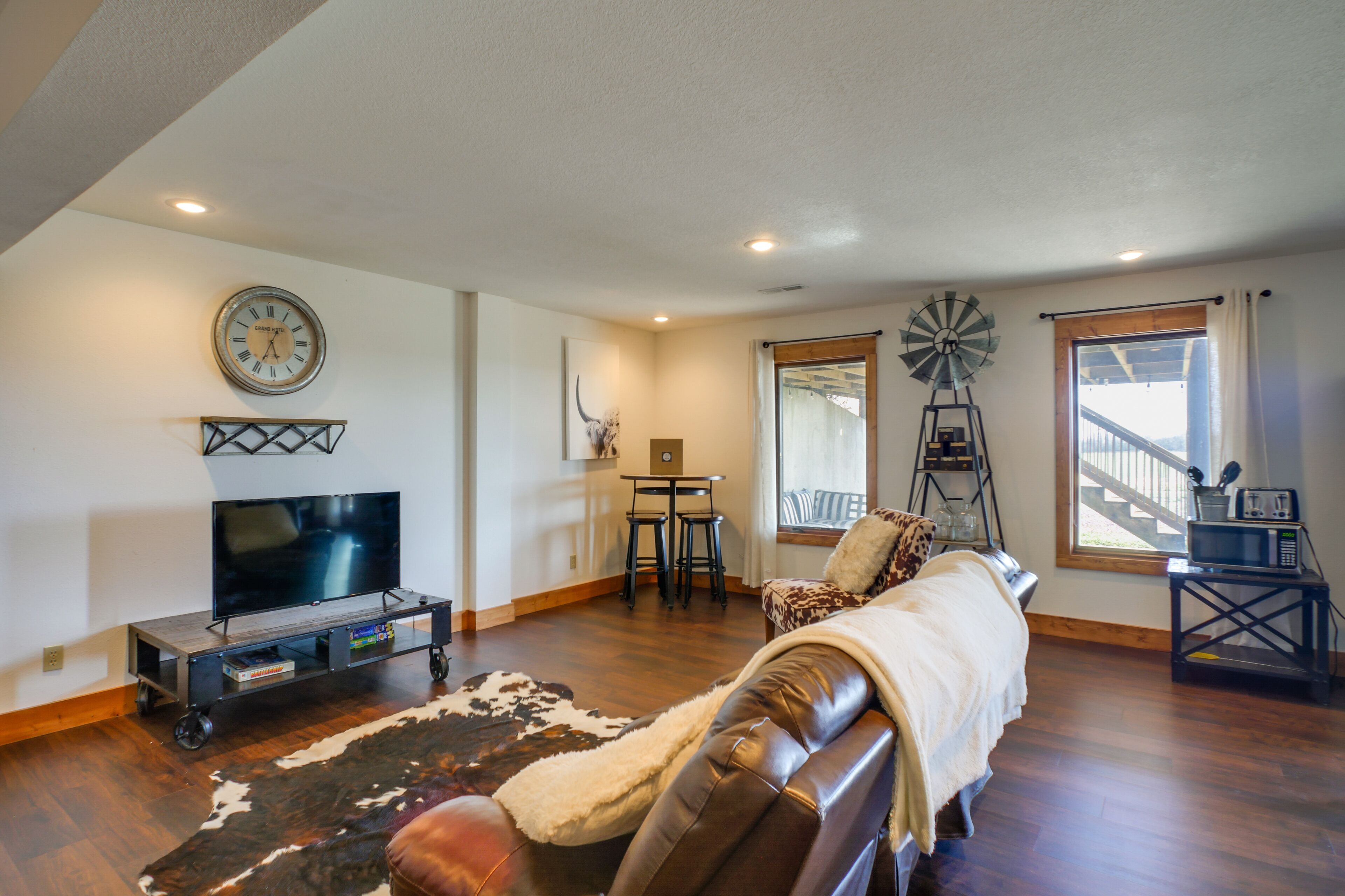 Rustic Missouri Vacation Rental w/ Hill Views!