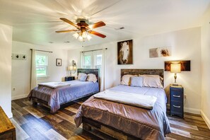 4 bedrooms, iron/ironing board, internet, bed sheets - Spacious Missouri Vacation Rental w/ Fire Pit! (Greenfield)