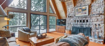 Donner Lake Views: Rustic Truckee Cabin!