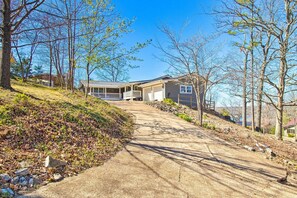 Exterior - Beautiful Lakeview Home: Near Bull Shoals Lake! (Lakeview)