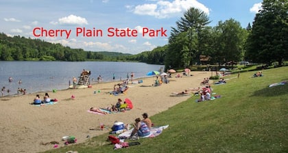 5 Bed / 3 bath Apt Near Jiminy Peak Berkshires