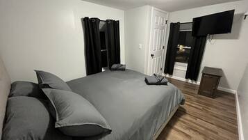 5 bedrooms, desk, travel cot, WiFi