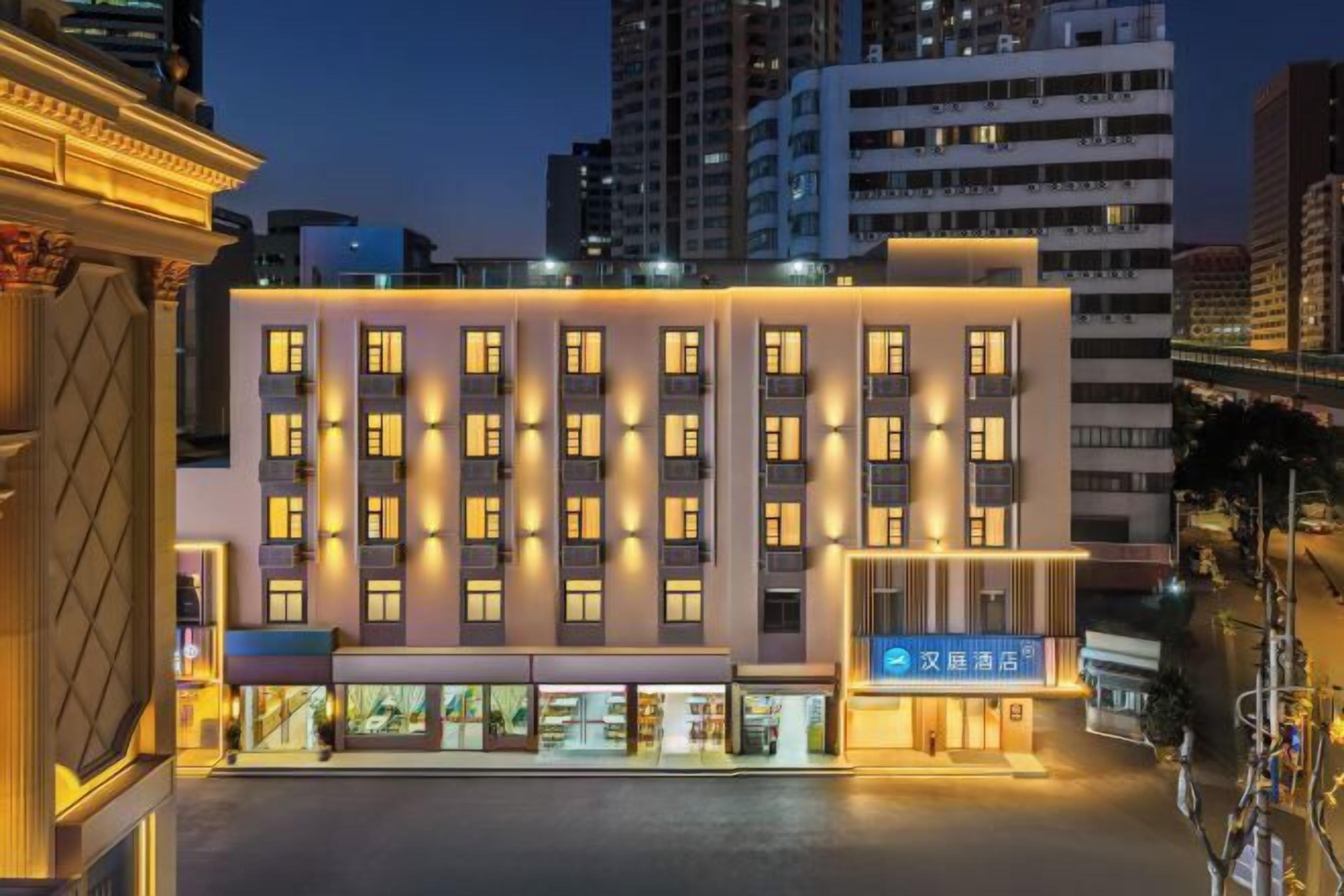 المنشأة من الخارج