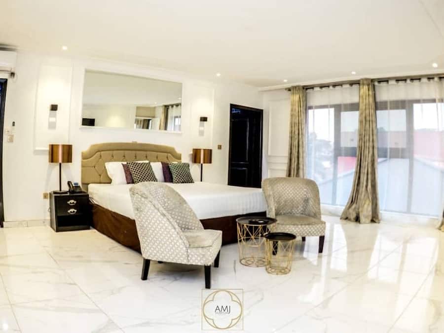 Superior Suite | In-room safe, iron/ironing board, free WiFi