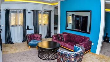 Luxury Room | In-room safe, iron/ironing board, WiFi (free)