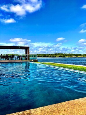 Udendørs pool