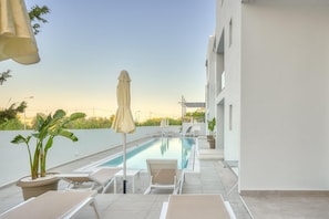 Pool - Hollywood Inn (Rhodes)