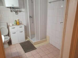 Basic-Apartment | Badezimmer