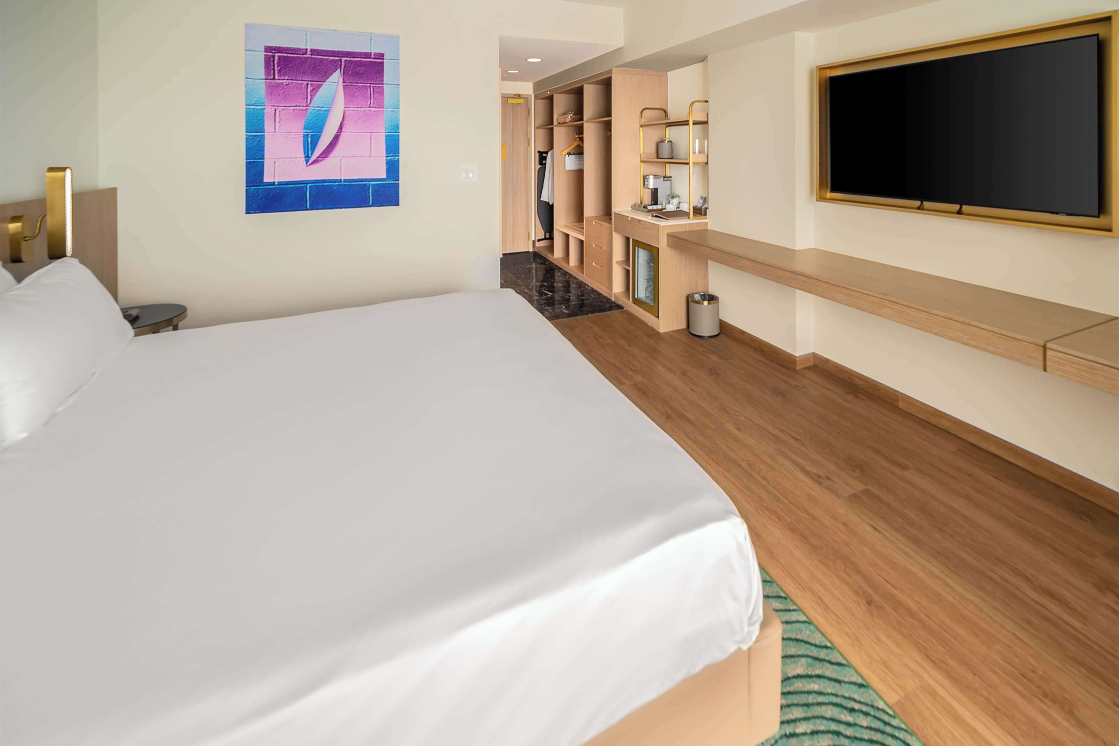 Dolce by Wyndham Hollywood