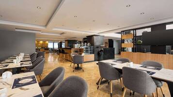 Daily buffet breakfast for a fee