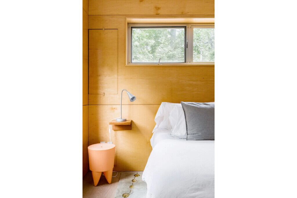 MODERN GUESTHOUSE IN PRIVATE SETTING