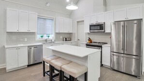 Private kitchen - The Belle Cottage (#39) (Muskoka Lakes)